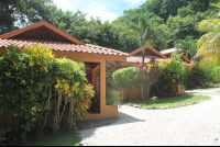 Bungalow Row Ritmo Tropical Hotel
 - Costa Rica