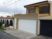 house front view
 - Costa Rica