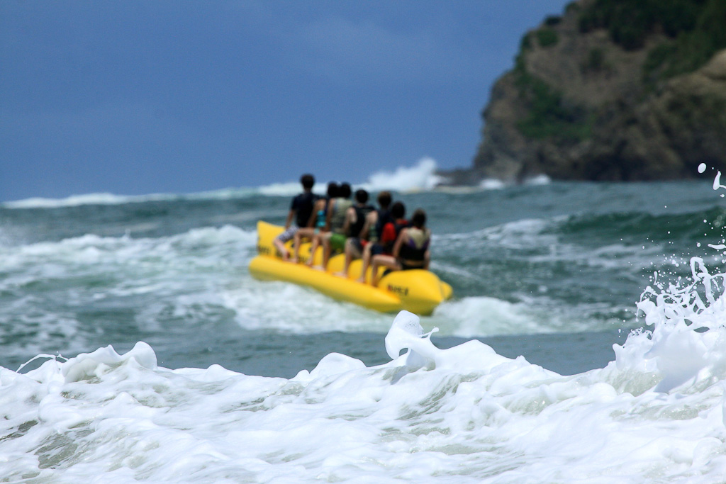         things to do manuel antonio beach banaboat 
  - Costa Rica