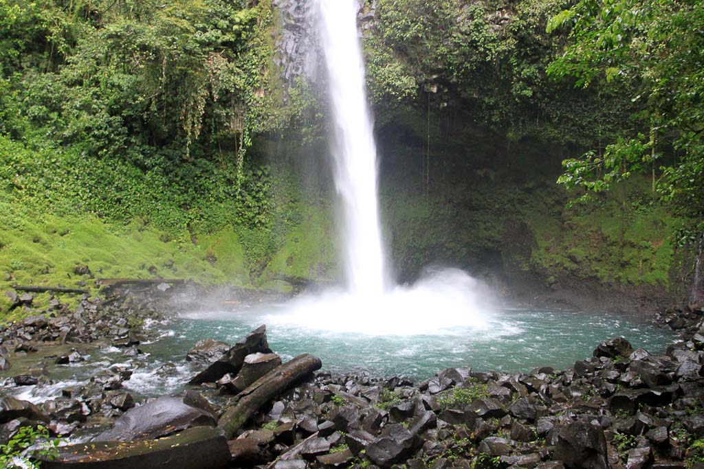        la fortuna waterfall 
  - Costa Rica