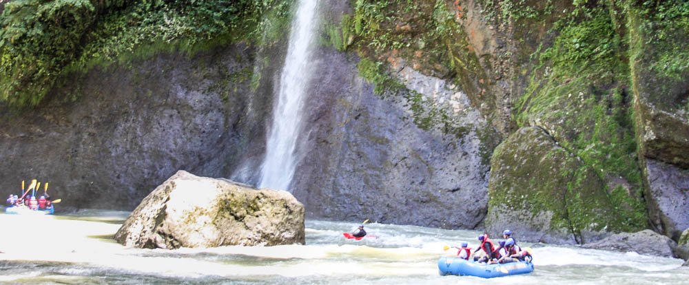        pacuare waterfall 
  - Costa Rica